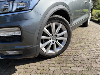 Volkswagen T-Roc 1.5 TSI Style | 51.000KM !! | Camera | Trekhaak | Keyless | Adaptive | CarPlay | / 2