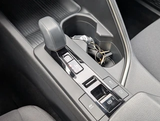 Toyota C-HR 1.8 Hybrid 140 Active 4-SEIZOENSBANDEN ANDROID & APPLE DIGITALE TELLERS METALLIC LAK / 6