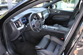 Volvo XC60 2.0 T6 Plug-in hybrid AWD Plus Black Edition  | Panoramadak | H/K | Camera | Leder / 9