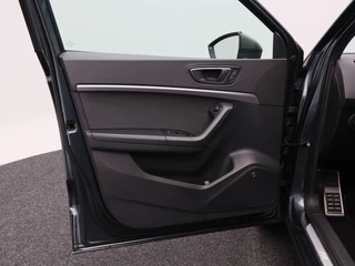 SEAT Ateca 1.5 TSi 150 Pk Automaat FR Business Intense | Trekhaak | Panorama dak | 360 Camera | Beats Audio | 19 Inch | / 25