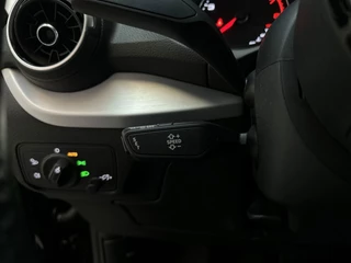 Audi Q2 30 TFSI Epic LED Navigatie Parkeersensoren Climate Control / 24