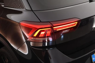 Volkswagen T-Roc 1.5 TSI 150pk DSG Sport Black Style Keyless Camera Virtual Cockpit Navigatie / 41