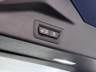 BMW X5 xDrive45e High Executive BOMVOL! | PANO | HARMAN KARDON | LASER LED | ELEK. ACHTER KLEP | ELEK. TREKHAAK | STOELVERWARMING | ELEK. MEM. SEAT | ACHTERUITRIJCAMERA | 22'' VELGEN | RIJKLAAR PRIJS + 12 MND BOVAG GARANTIE | / 16