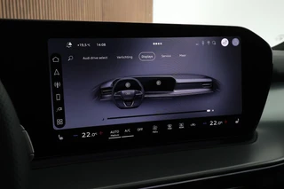 Audi Q3 1.5 272pk e-hybrid S edition Trekhaak Camera Keyless Panoramadak Stoelverwarming Virtual Cockpit Navigatie 2x S-Line / 31