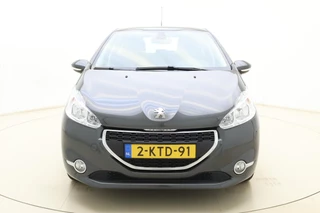 Peugeot 208 1.2 VTi Envy / 8