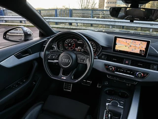 Audi A5 Sportback 1.4 TFSI Sport S-line Edition Virtual Cockpit Ambianceverlichting Stoelverwarming LED Apple CarPlay Android Auto DAB Navigatie 18" / 14