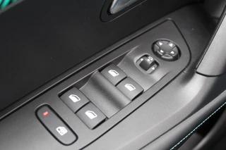 Peugeot 2008 1.2 PureTech 100PK Allure Pack  | Adaptieve Cruise | Origin NL | Dealer Onderhouden | Camera / 17