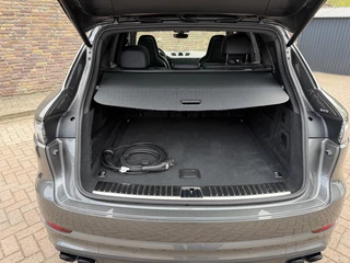 Porsche Cayenne 4.0 TURBO S E-HYBRID Achteras sturing Head Up Pano Keramisch / 29