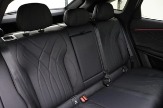 Omoda 9 Premium Hybride 537 PK Automaat | NIEUW MODEL | DEMO | Mat lak | Schuif/kanteldak | Lederen bekleding | Massagestoelen | Keyless | Stoel & Stuurverwarming | 7 jaar garantie / 19