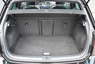 Volkswagen Golf 2.0 TSI 4MOTION R / 1e LAK VOL OPTIES / MAXTON / PANO / DYN / VIRTUAL COCKPIT / 15