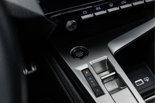 Peugeot 308 SW 1.6 Plug-in Hybrid 225 GT  | SOH 100% | Pano | Camera / 39