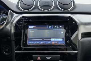 Suzuki Vitara 1.4 Boosterjet Style Smart Hybrid 129pk | Panoramadak | Trekhaak | Climate Control | Cruise Control Adaptief | Camera | Stoelverwarming | Navigatie | Parkeersensoren / 18