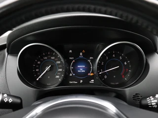 Jaguar F-PACE 2.0 Portfolio AWD 25t / 6