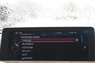 BMW 3 Serie Touring 320i xDrive High Executive M 184 pk  | Vol | HUD | Elekt.haak | Keyless | Open dak | Camera | LED/Xenon | LM-Velgen 19" / 50