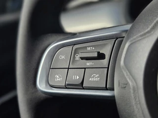 Jeep Avenger Altitude 54 kWh | 20'' Brute velgen | Apple-Android | Stoelverwarming / 16