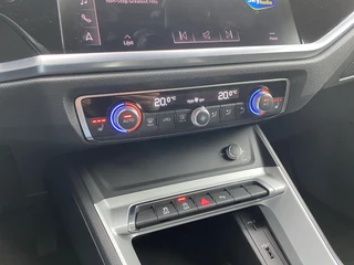Audi Q3 35 TFSI 150 pk S Line AUT . | zwart optiek | 20'' lichtmetalen velgen | adaptieve cruise | sportstoelen | apple carplay | led kopl. / 32