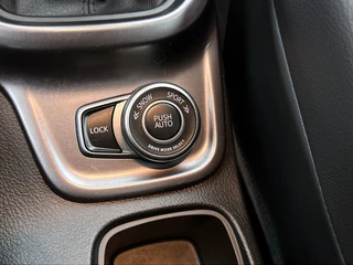 Suzuki Vitara 1.4 Boosterjet Comfort Smart Hybrid | Adaptive Cruise | Stoelverwarming | Navigatie | Camera | Panoramadak / 30