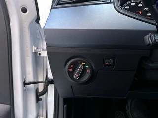 Seat Arona 1.0 TSI Style Business Intense Camera Navigatie App-Connect DAB+ / 25