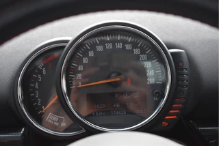 MINI Clubman Mini 2.0 Cooper S Chili 192PK  | Open dak | Keyless | Stoelverwarming | Cruise Control | Full LED / Xenon | Onderh.historie / 50