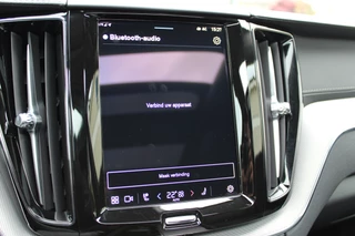 Volvo XC60 2.0 T8 Plug-in hybrid AWD Ultra Dark  | Head-Up | Panoramadak | Leder | H&K | BLIS / 22