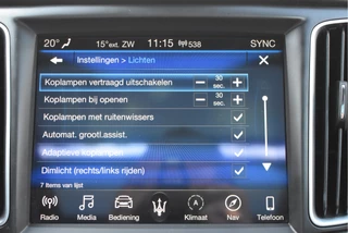 Maserati Levante 3.0 V6 AWD GranLusso 350 pk Facelift Driver ass.Pack 1 | Open dak | Harman/Kardon | Camera | Luchtvering | Carplay | Keyless | DAB | Full LED | 20" / 68