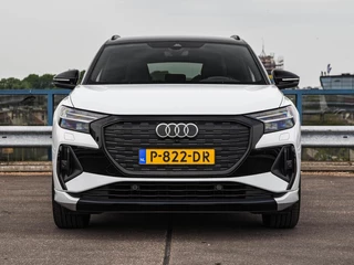 Audi Q4 e-tron 40 Launch edition S Competition 77 kWh | Trekhaak | HUD | Warmtepomp | ACC | Matrix LED | Leder | Keyless | Camera | Sonos audio | 20" | Dealeronderhouden / 6