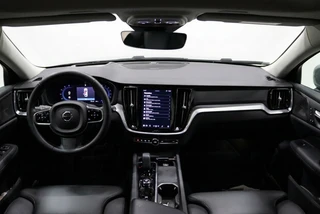 Volvo V60 B4 MHEV Ultimate Dark 197PK Pano l Harman l Leder l 360° | HUD | Winterpakket / 14