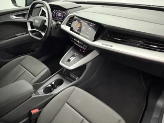 Audi Q4 e-tron 35 Launch edition 55 kWh SOH 90,6% | Elektrische Trekhaak | 110KW Snellaadvermogen | Full-Led | Carplay&Android / 13
