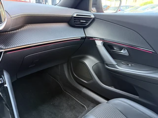 Peugeot e-2008 BWJ 2023 EV GT 136 PK 50 kWh  PANO DAK | KEYLESS | STOELVERW. | HALF LEDER | CAMERA | NAVI | CLIMA | CRUISE | LMV | PDC / 32