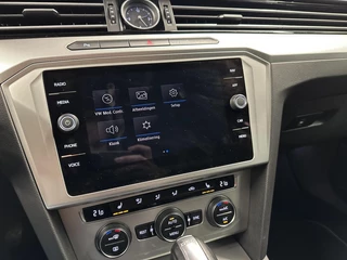 Volkswagen Passat Variant 1.5 TSI Highline NAVI CARPLAY CRUISE LM ECC. / 33
