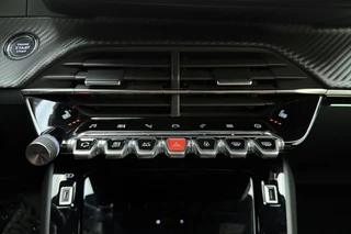 Peugeot 208 1.2T 100pk GT 3D-Cockpit l Keyless l | Achteruitrijcamera | LED l Voorstoelen Verwarmd l Apple Carplay & Android Auto 10'' l Navigatie l Lichtmetalen Velgen l Parkeersensoren / 24