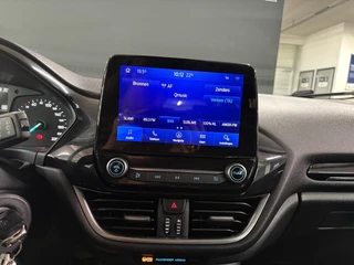 Ford Fiesta 1.0 EcoBoost Hybrid Titanium/ NL auto/ Navi/ Airco/ Cruise control / 22