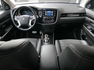 Mitsubishi Outlander 2.0 PHEV Premium Trekhaak| Camera| NAP / 5
