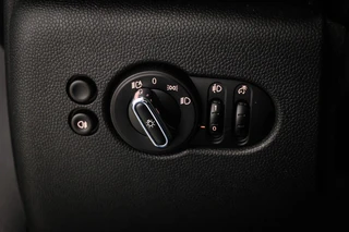 MINI 5-Deurs 1.5 Cooper Business Edition | CLIMA | STOELVERWARMING | DAB | APPLE | MOONWALK GREY / 30