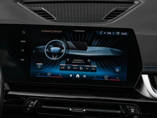 BMW iX1 eDrive20 67 kWh M Sport | SOH 100% | Trekhaak | Harman/Kardon | Keyless | LED | Camera | Navigatie | 18" / 25