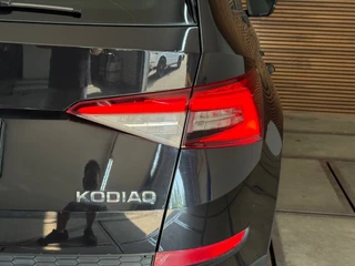 Skoda Kodiaq 1.5 TSI Ambition 7p. | 7-persoons | Carplay & Android Auto | Trekhaak | Camera | Stoelverwarming | KESSY | 18 Inch / 41