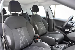 Peugeot 208 1.2 VTi Envy / 11