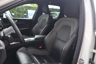 Volvo XC60 T6 Recharge AWD R-Design | Trekhaak | Parkeercamera |Panoramadak | Longe Range | Keyless / 24