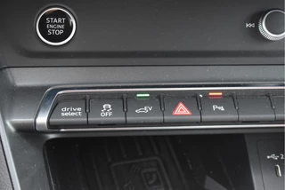 Audi Q3 45 TFSI e S edition S-Line 245 PK | NL-Auto | Keyless | Carplay | Virtual cockpit | DAB | Elekt.trekhaak | Full LED | Allweathers / 62