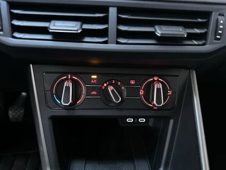 Volkswagen Polo 1.0 TSI Comfortline Parkeersensoren Navigatie App-Connect DAB+ / 21