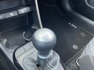 Kia Picanto 1.0 GDi DynamicLine Voorraadauto! | Parkeersensoren achterzijde en achteruitrijcamera | Apple Carplay | NU MET €2.000 inruilpremie! / 20