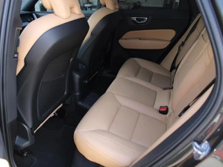 Volvo XC60 2.0 Recharge T8 AWD R-Design Panoramisch schuif/kantel dak, 360 Camera, Stoelverwarming, Harman/Kardon audio installatie, Navigatie / 14