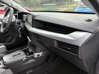 Opel Frontera 1.2 Turbo 145Pk Automaat Hybrid GS | DEMO | Climate control | Navigatie | Winterpakket | Camera | Parkpilot | Led | Private-Glas | Elektrisch Pakket | LM-Velgen / 35