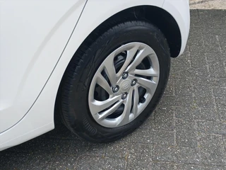 HYUNDAI I10 1.0i Comfort Smart / AUTOMAAT! / Navigatie / Cruisecontrol! / / 23
