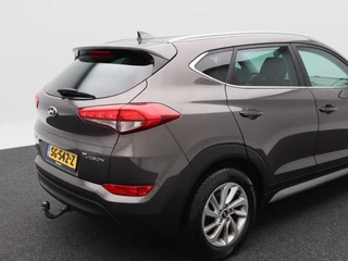 Hyundai Tucson 1.6 GDi 132Pk Comfort | Stoelverwarming | Trekhaak | Camera | Cruise Control | CarPlay | Climatronic | 17 Inch / 15