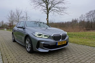 BMW 1 Serie 118i Business Edition M sport  | Camera | CarPlay | Stoelverwarming | Navi | / 4