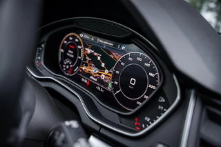 Audi Q5 50 TFSI e Quattro Pro Line | Luchtvering | Matrix LED | Inparkeersysteem | Drive select | Trekhaak | Navigatie | SoH 94% | / 68
