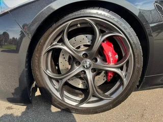 Alfa Romeo Giulia 2.9 V6 QUADRIFOGLIO Carbon pakket Sparco kuipstoelen Carplay Perfect onderhouden! / 27