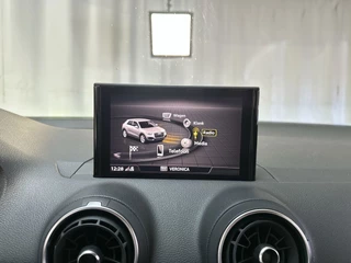 Audi Q2 30 TFSI Epic LED Navigatie Parkeersensoren Climate Control / 13