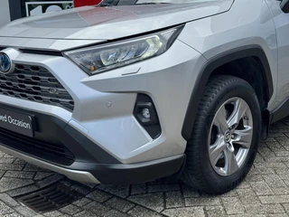 Toyota RAV4 2.5 Hybrid Dynamic AWD DYNAMIC 1650KG TREKGEW STOELVERW PARK-SENSOREN NAVI CAMERA APPLE/ANDROID LM-VELGEN / 21